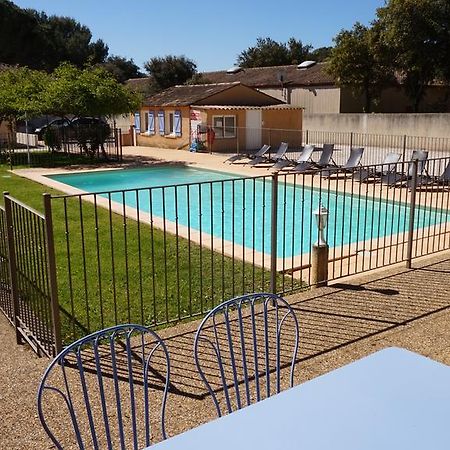 Appartements " Le Clos De La Cerisaie" Castillon-du-Gard Exterior foto