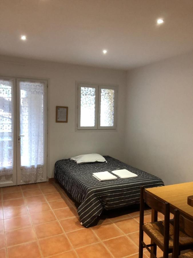 Appartements " Le Clos De La Cerisaie" Castillon-du-Gard Exterior foto